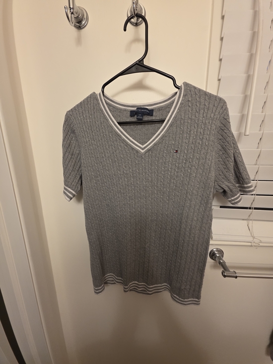 Tommy Hilfiger Tops - Tommy Hilfiger Light Gray V-Neck Cable Knit Short Sleeve Sweater
